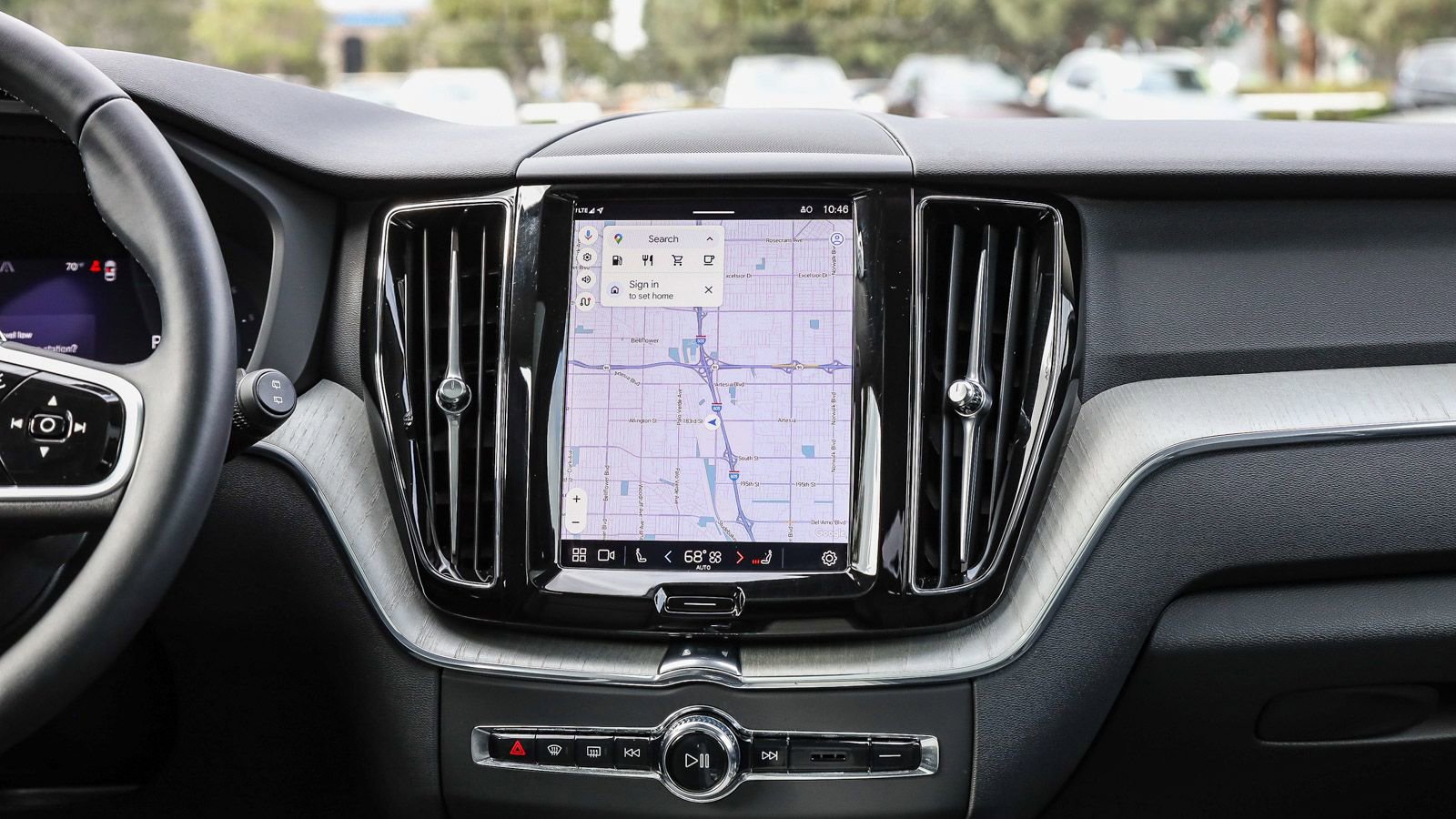 Used 2025 Volvo XC60 B5 Plus image 14