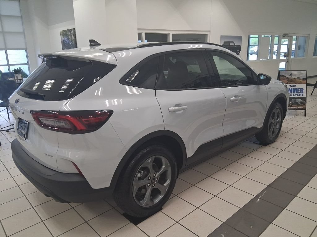 Used 2025 Ford Escape ST-Line AWD/4WD image 9