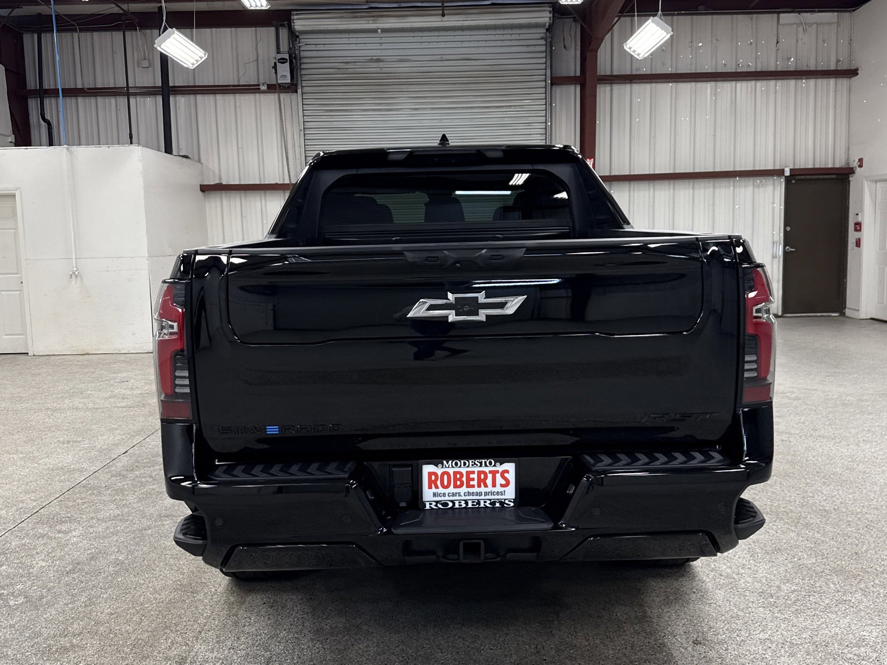 Used 2024 Chevrolet Silverado EV RST image 17