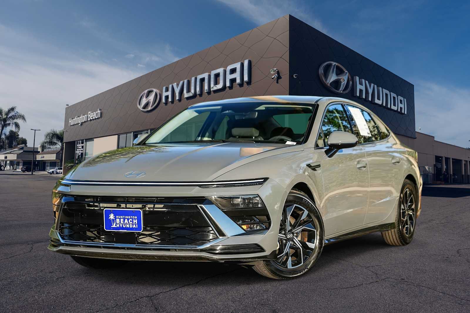 Certified 2025 Hyundai Sonata SEL FWD image 1