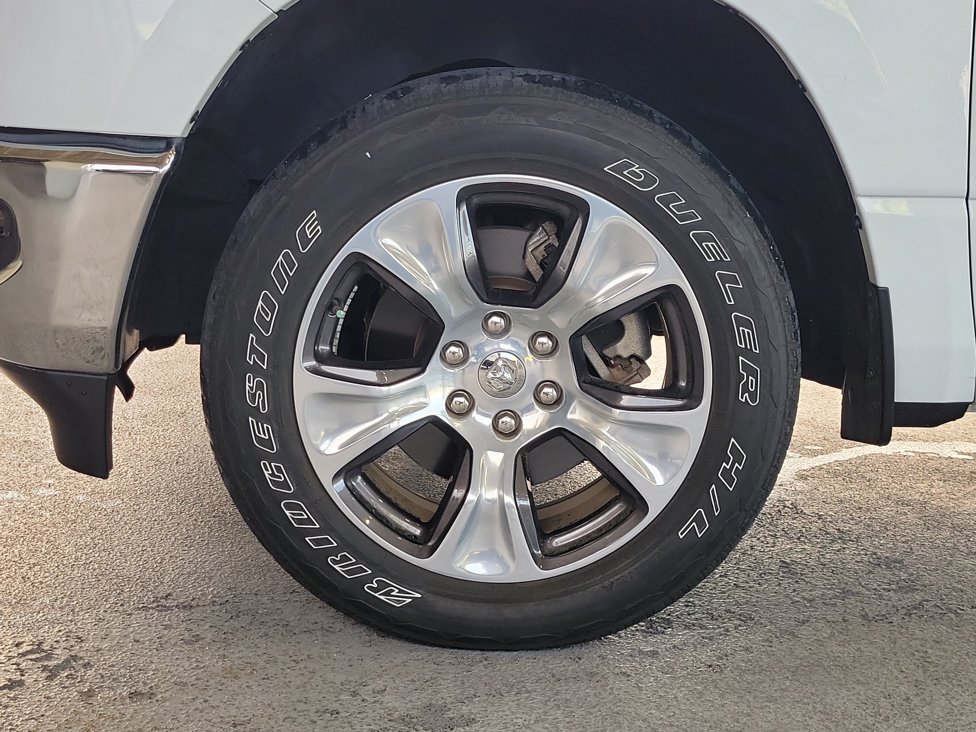 Used 2023 RAM 1500 Laramie AWD/4WD image 5
