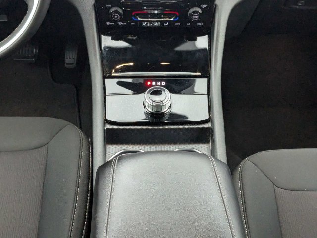 Used 2025 Jeep Grand Cherokee Laredo X RWD image 20