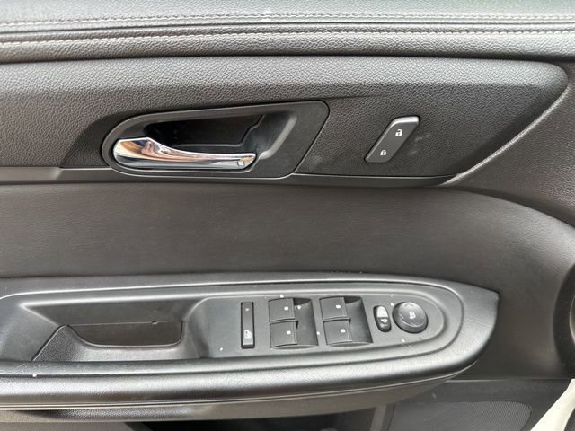 Used 2014 GMC Acadia SLE image 13