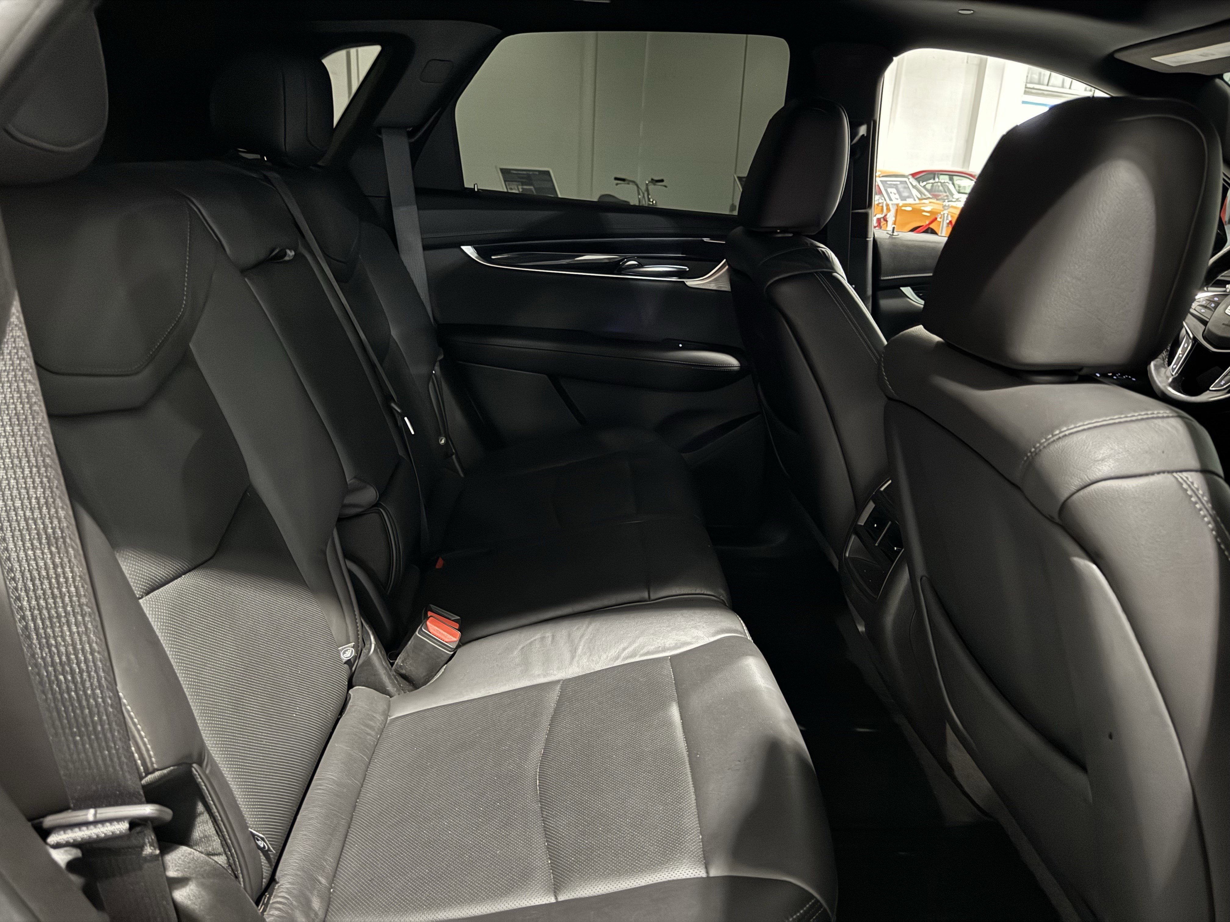 Used 2020 Cadillac XT5 Premium Luxury image 37