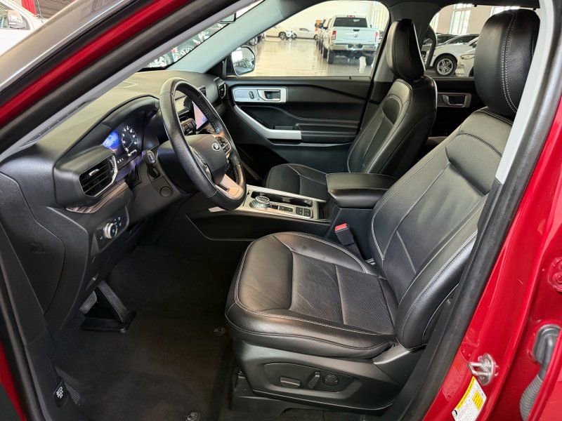 Used 2021 Ford Explorer Limited w/ Equipment Group 301A RWD image 17