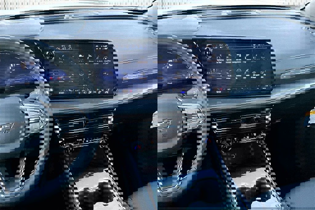 New 2026 Chevrolet Traverse LT w/ Midnight/Sport Edition image 4