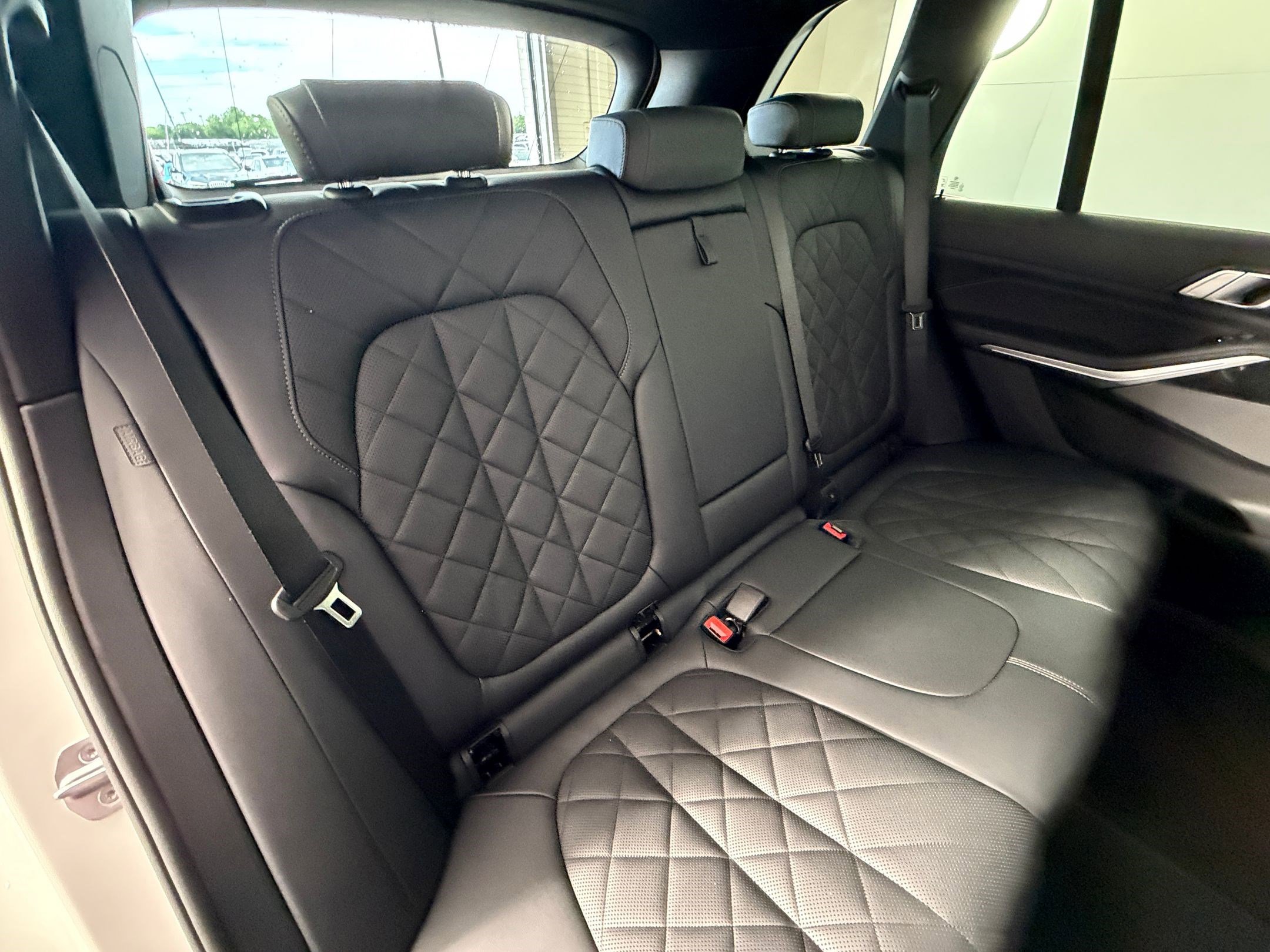 Used 2024 BMW X5 sDrive40i w/ M Sport Package RWD image 32