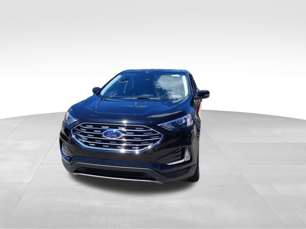 Used 2024 Ford Edge Titanium AWD/4WD image 2