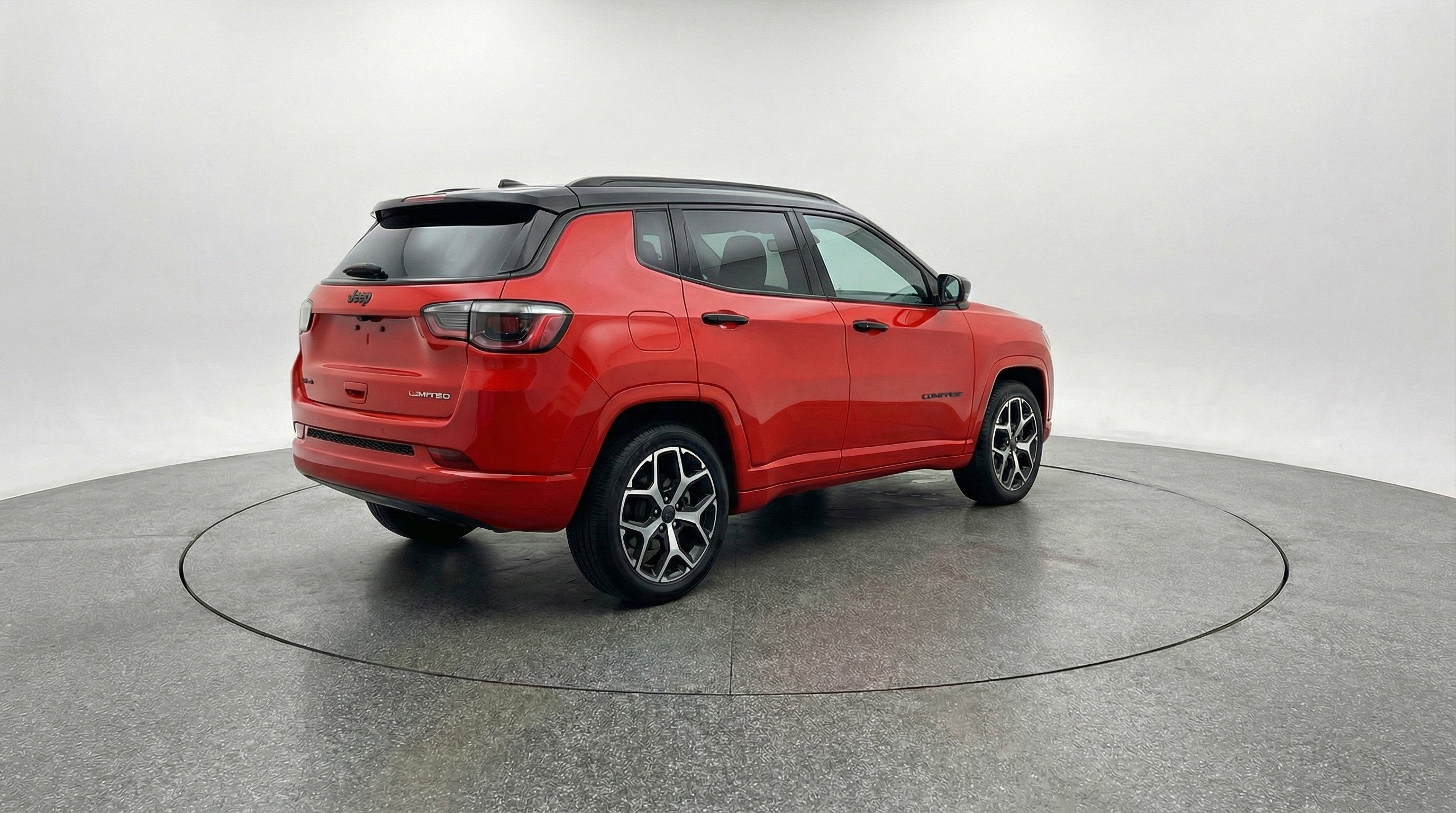 Used 2025 Jeep Compass Limited image 9
