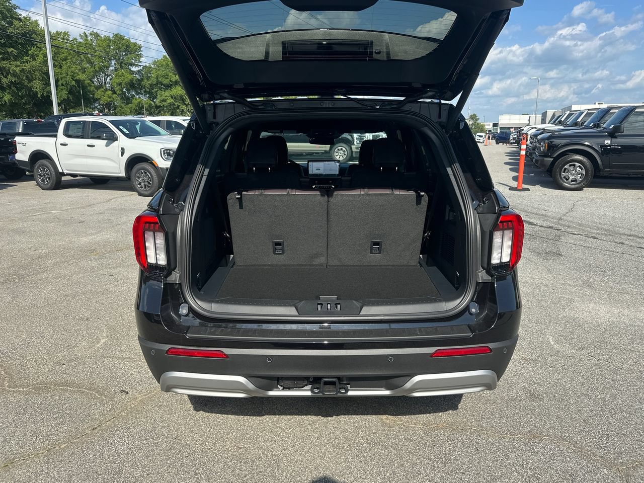 New 2026 Ford Explorer Platinum RWD image 18