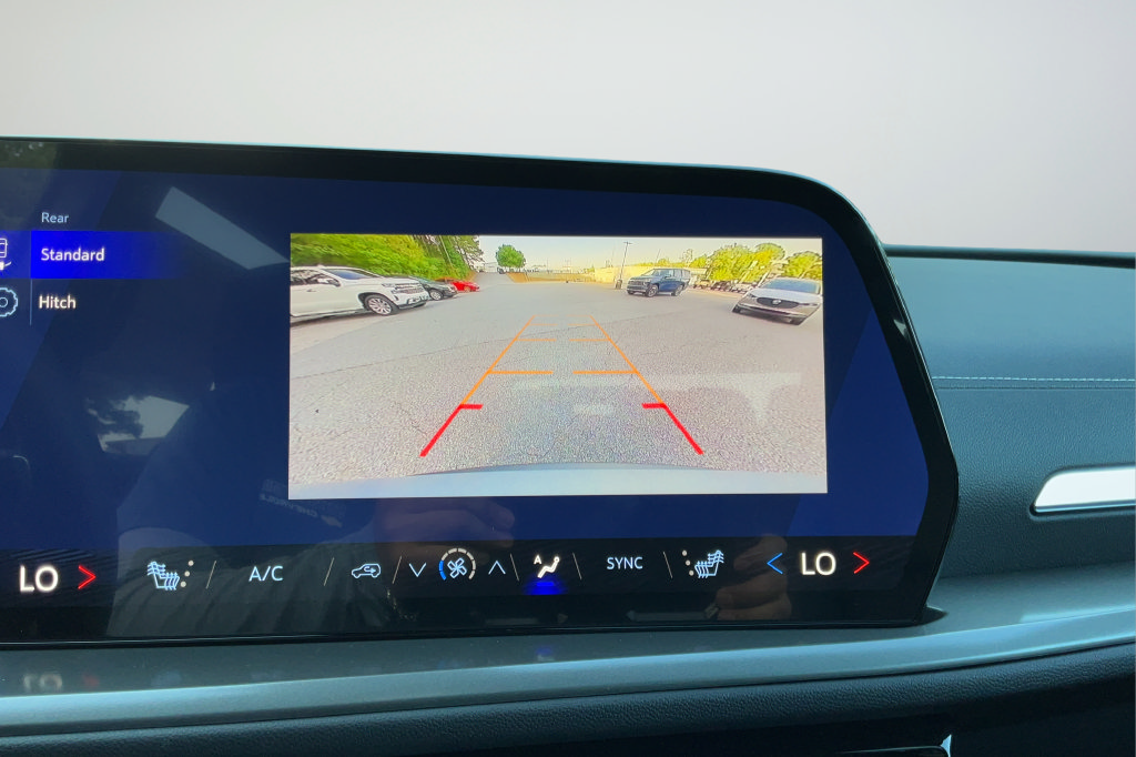 New 2027 Chevrolet Traverse LT w/ LPO, Floor Liner Package FWD image 15