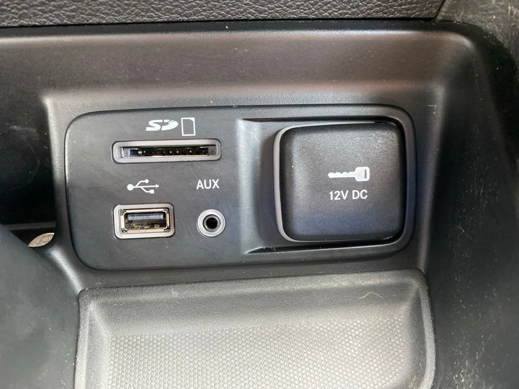 Used 2018 Jeep Cherokee Trailhawk AWD/4WD image 33