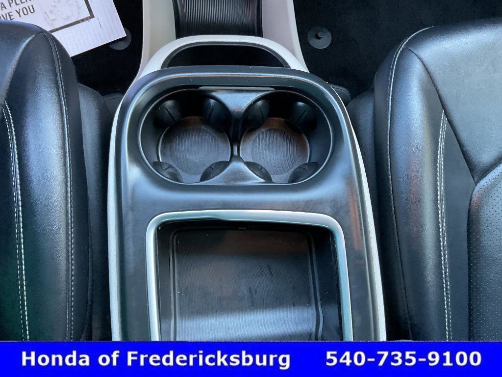 Used 2024 Chrysler Pacifica Touring-L FWD image 44