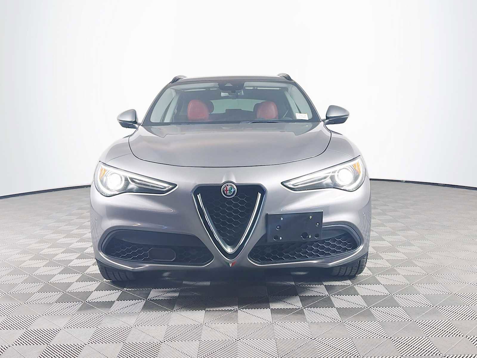 Used 2019 Alfa Romeo Stelvio Sport w/ Quick Order Package 22J Sport AWD/4WD image 2