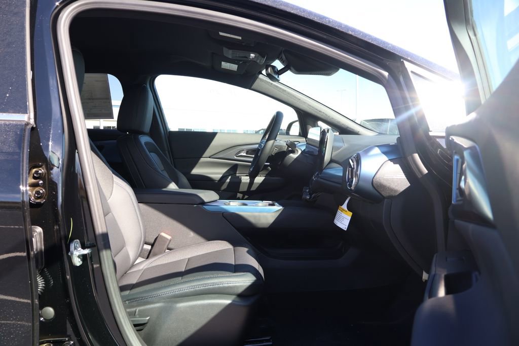 New 2026 Chevrolet Equinox EV LT image 37