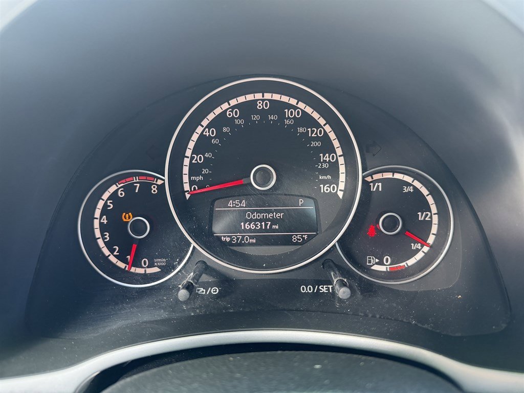 Used 2014 Volkswagen Beetle 2.5 image 8