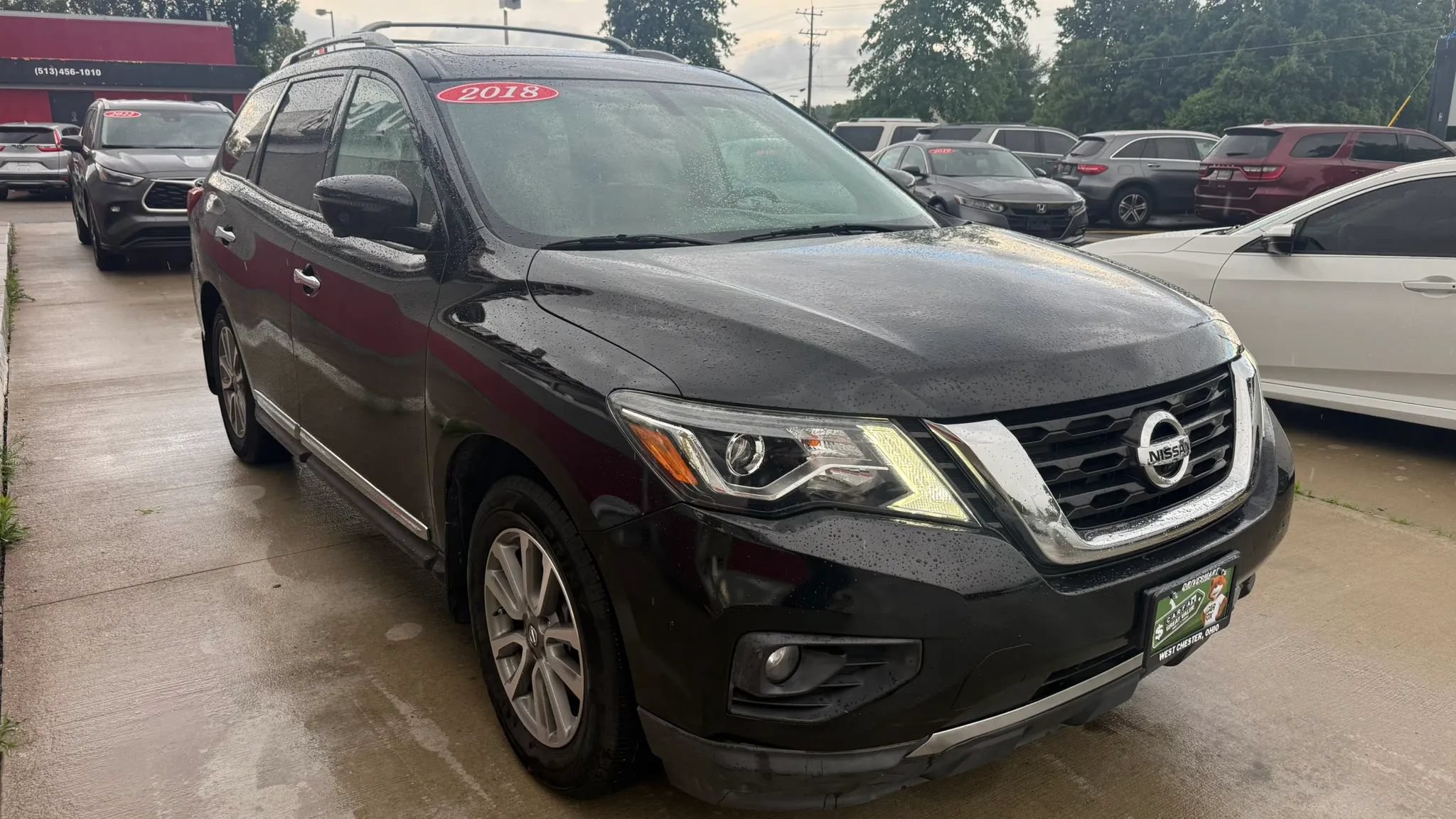 Used 2018 Nissan Pathfinder Platinum w/ Cargo Package FWD image 2