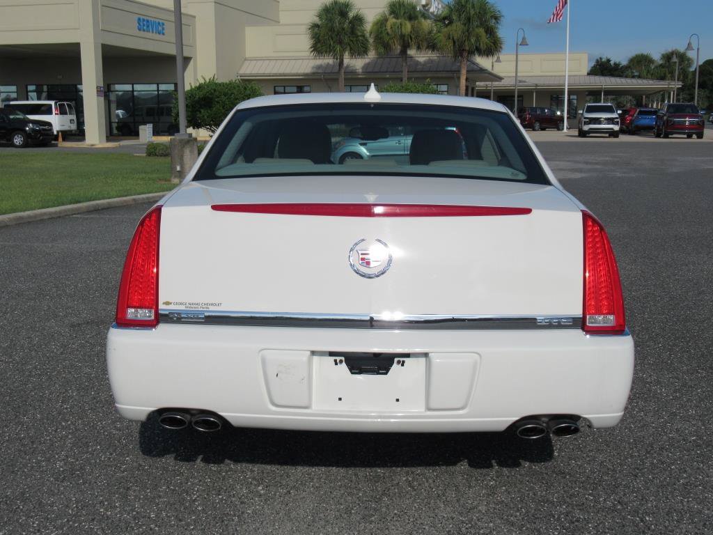 Used 2009 Cadillac DTS FWD image 5
