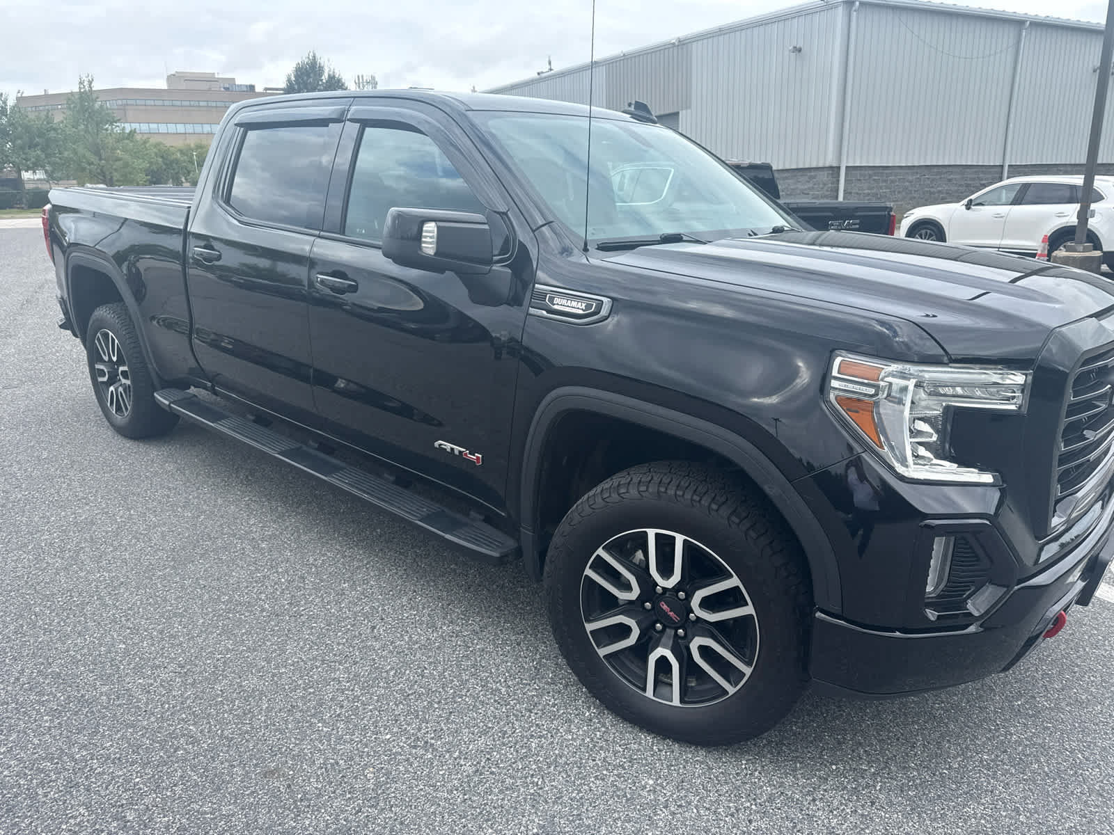 Used 2021 GMC Sierra 1500 AT4 AWD/4WD image 2
