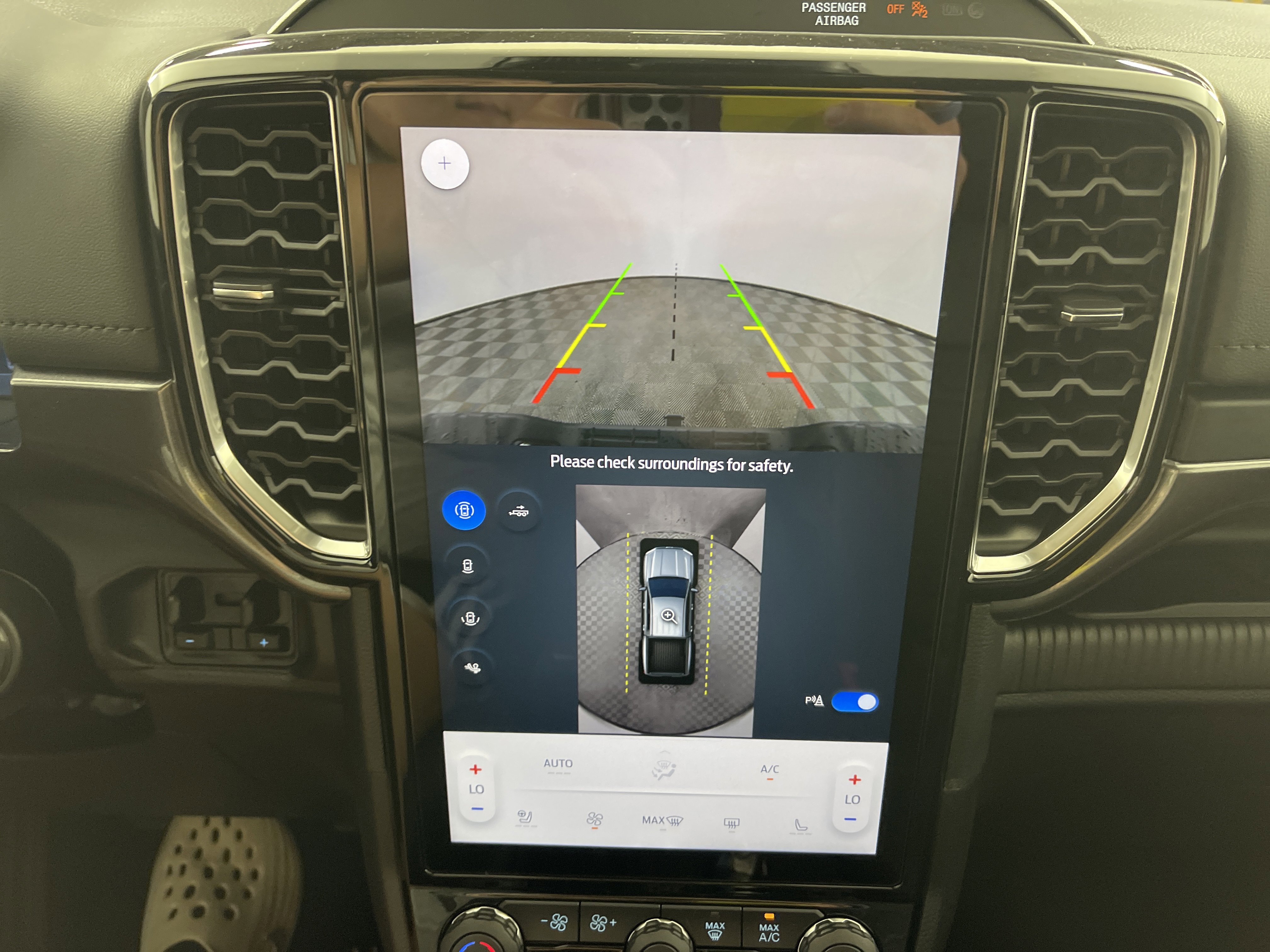 New 2025 Ford Ranger Lariat w/ FX4 Off-Road Package image 24