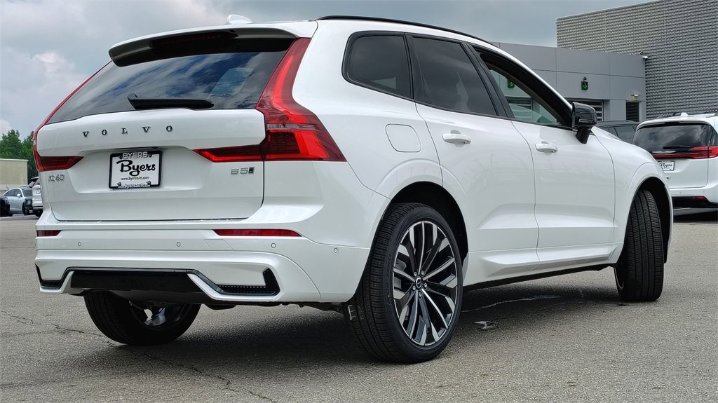 New 2026 Volvo XC60 B5 Ultra w/ Climate Package image 3