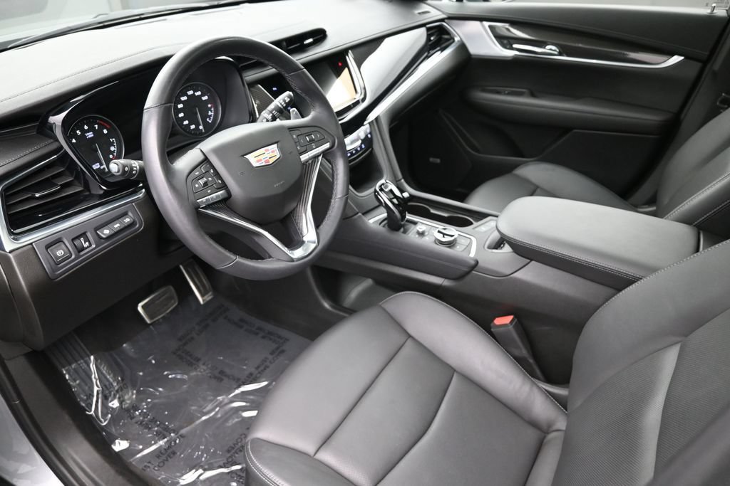 Certified 2024 Cadillac XT6 Sport w/ Technology Package AWD/4WD image 10