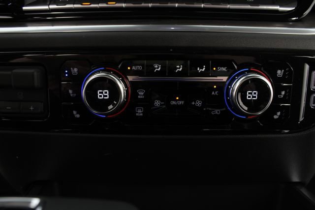 New 2026 GMC Sierra 1500 SLT image 7