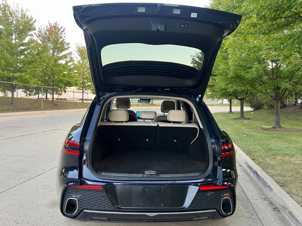 Used 2023 Genesis GV70 2.5T AWD/4WD image 22