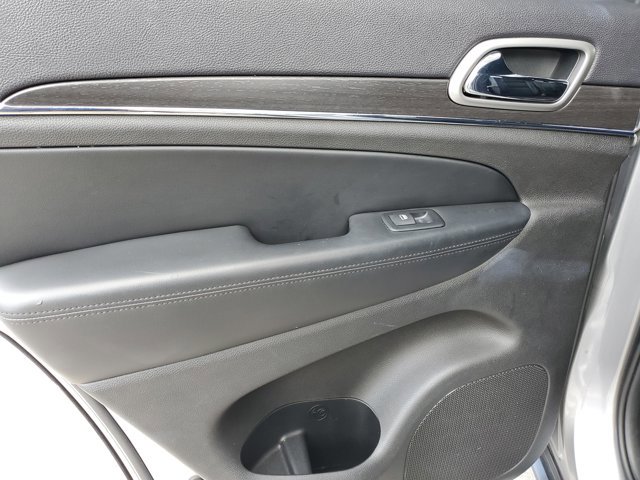 Used 2018 Jeep Grand Cherokee Limited w/ Luxury Group II image 9