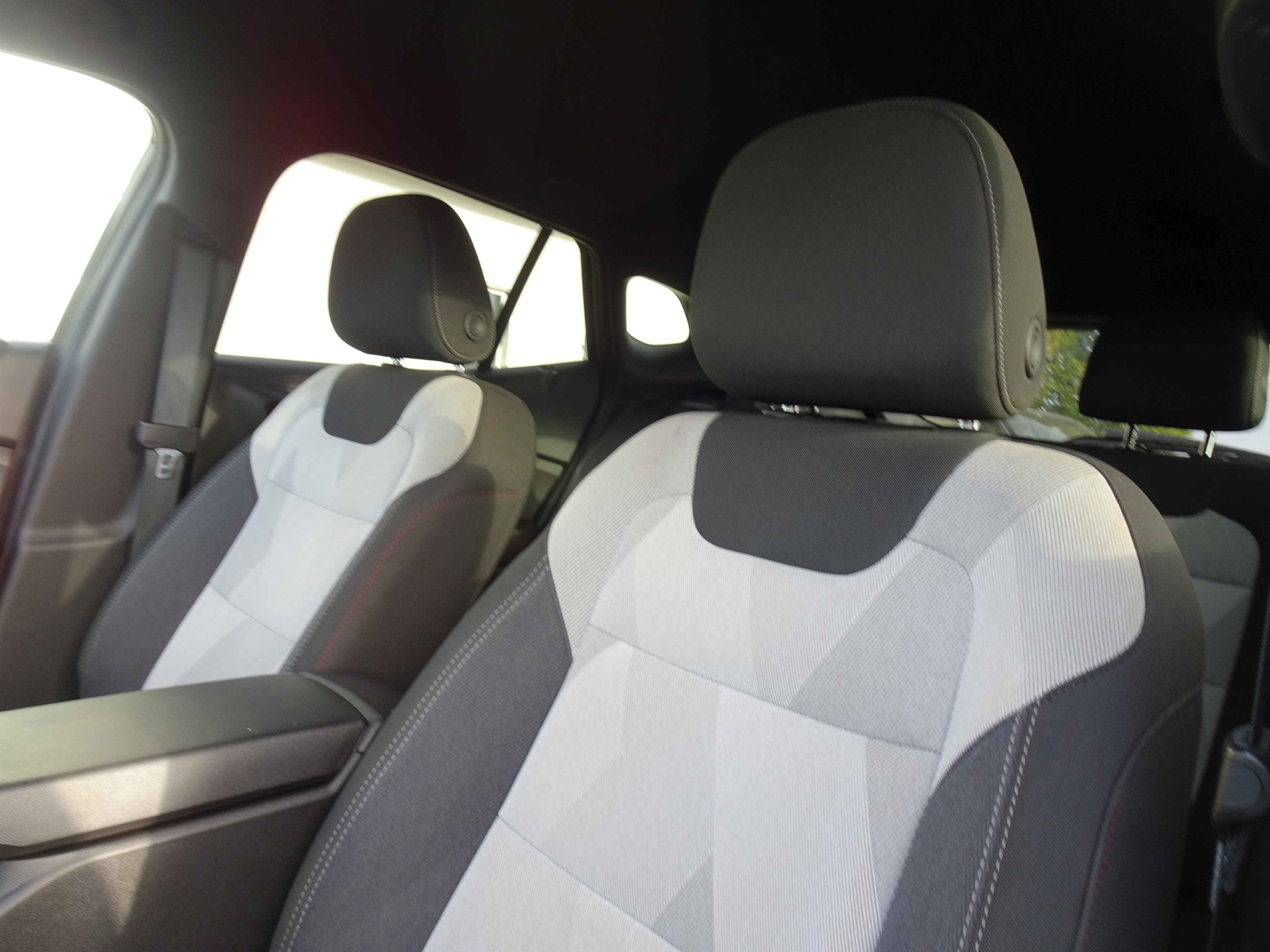 Used 2025 Chevrolet Trax RS image 11