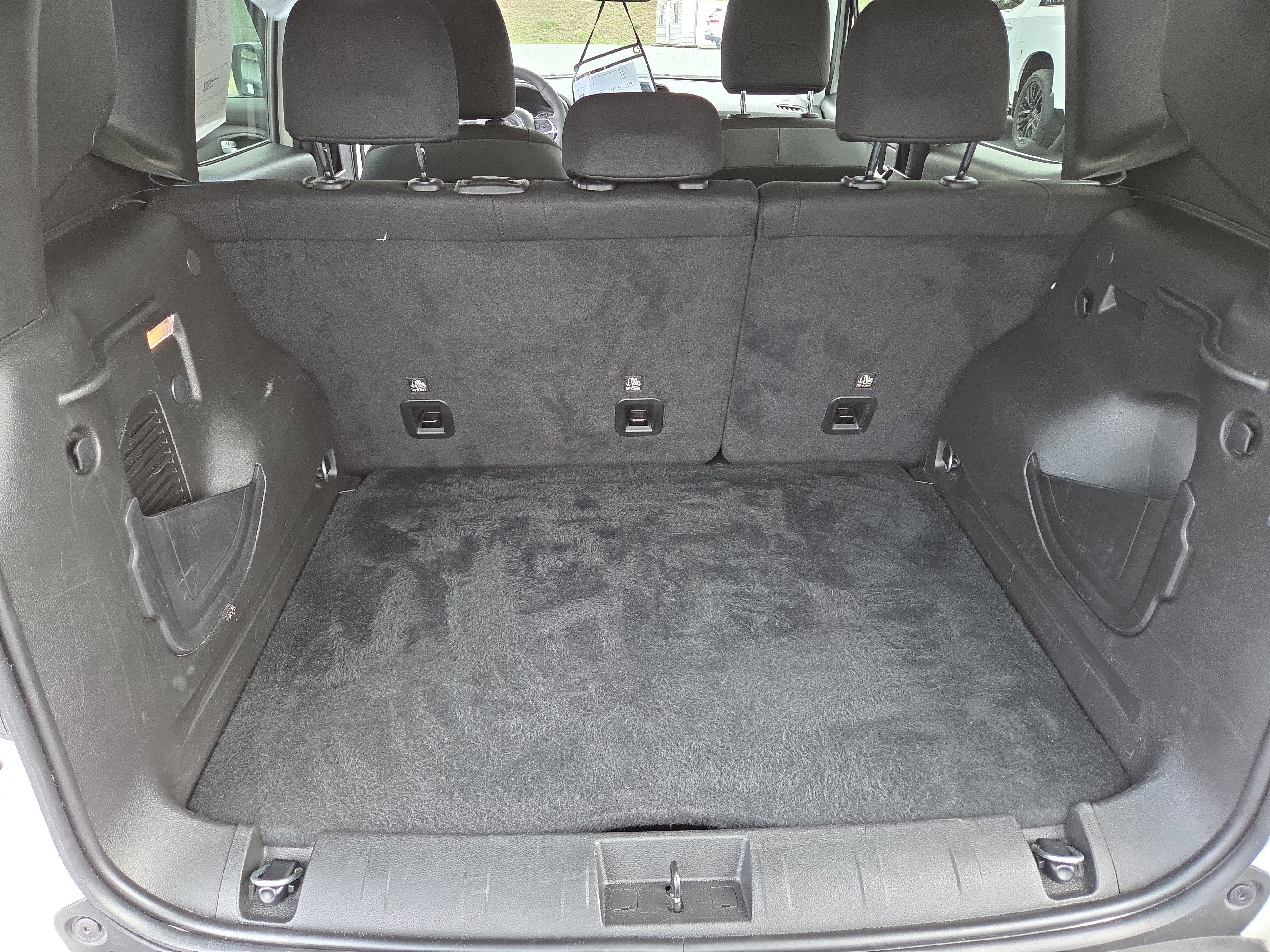 Certified 2023 Jeep Renegade Latitude AWD/4WD image 33