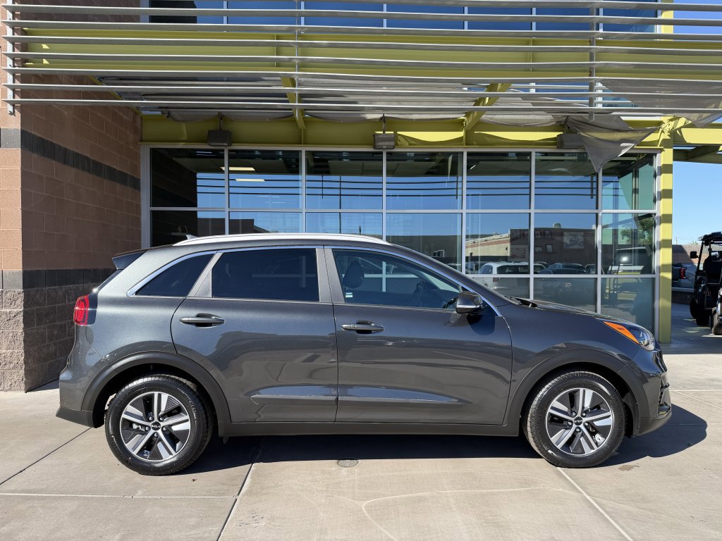 Used 2022 Kia Niro EX image 9