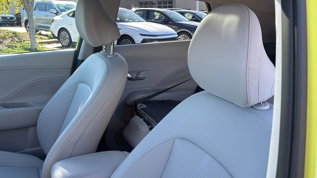 Used 2025 Hyundai Kona Limited image 25