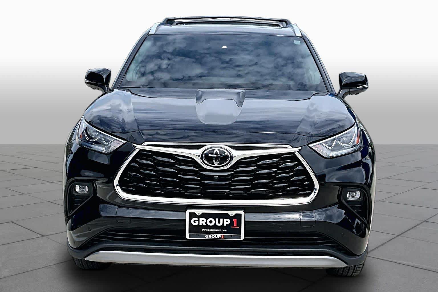 Used 2025 Toyota Highlander Platinum AWD/4WD image 4