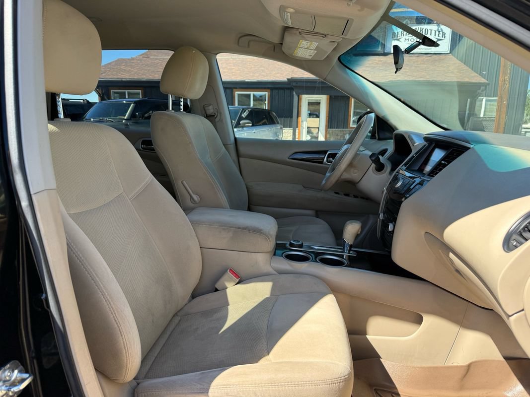 Used 2013 Nissan Pathfinder S AWD/4WD image 26