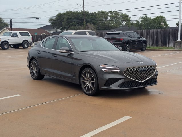 Used 2025 Genesis G70 2.5T image 3