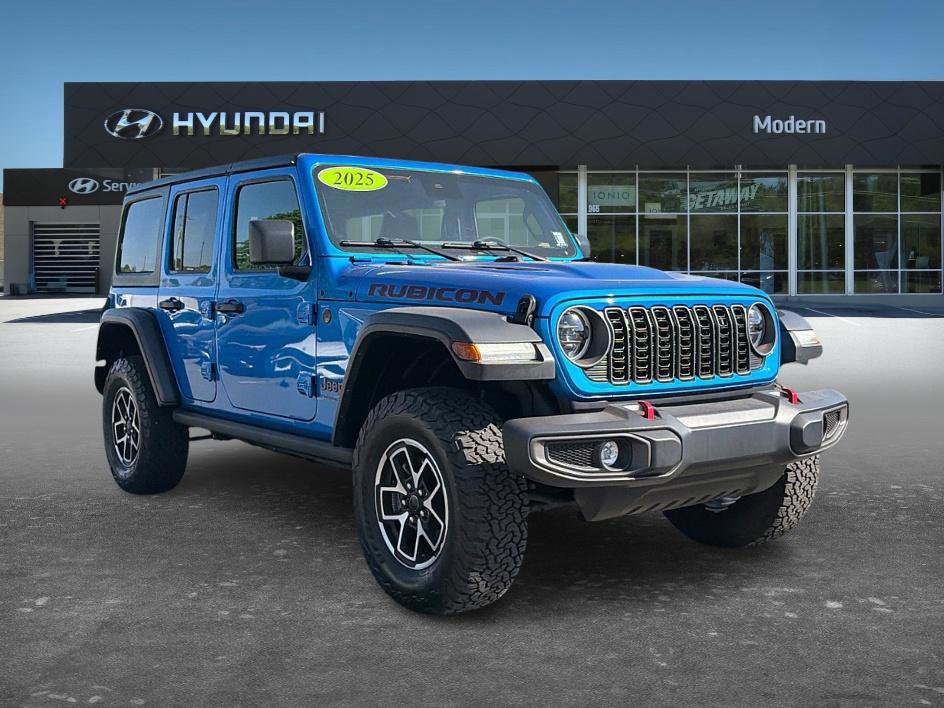 Used 2025 Jeep Wrangler Unlimited Rubicon AWD/4WD image 3