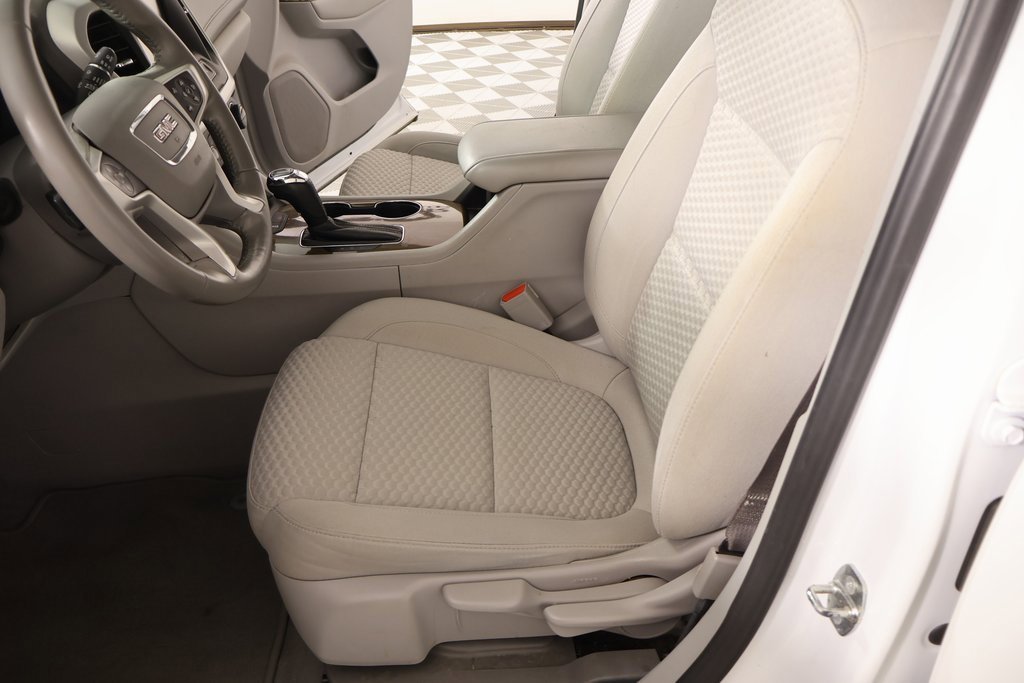 Used 2018 GMC Acadia SLE image 10