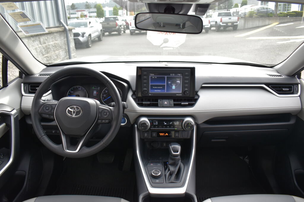 Certified 2021 Toyota RAV4 XLE Premium AWD/4WD image 26