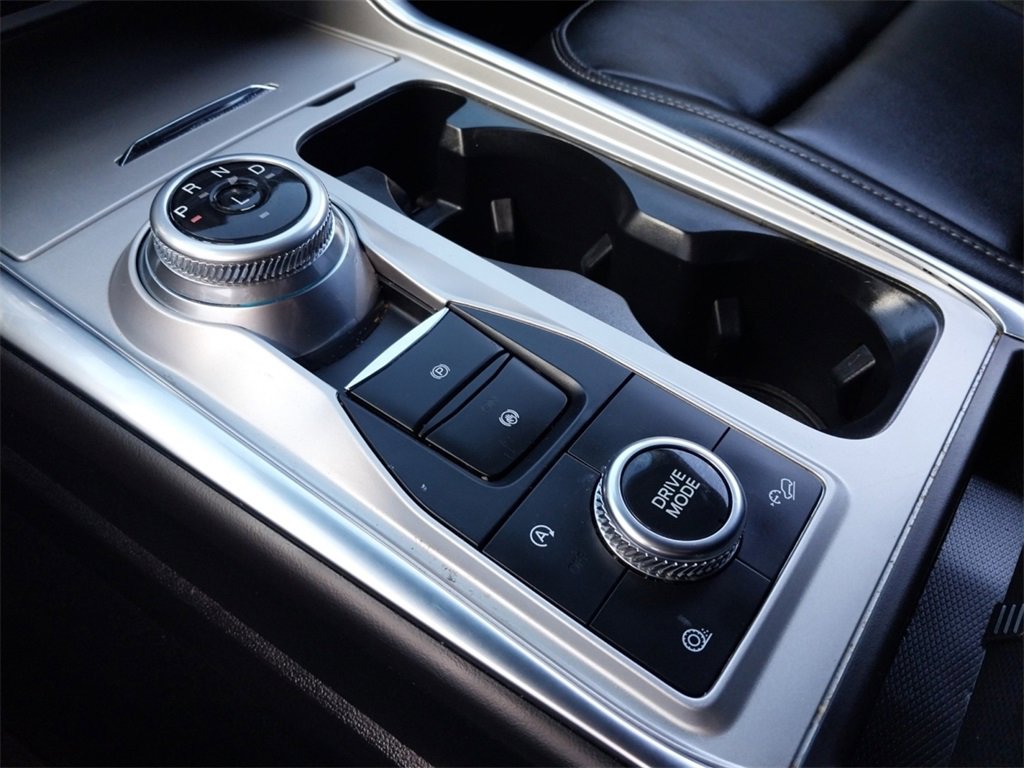 Used 2024 Ford Explorer XLT w/ Equipment Group 202A image 19