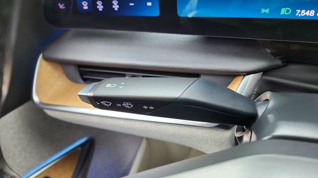 Used 2023 Lucid Air Touring AWD/4WD image 40