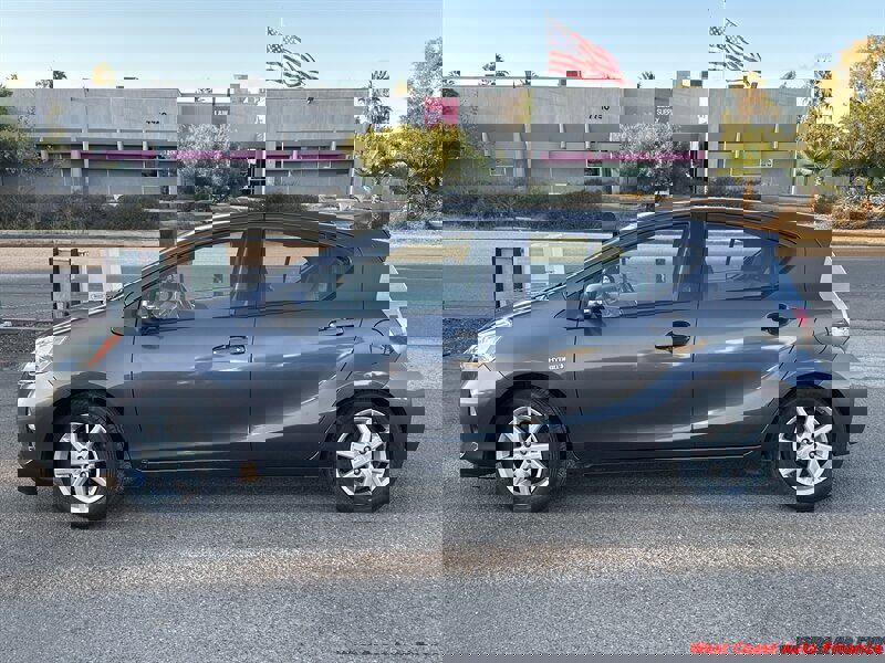 Used 2014 Toyota Prius C Four image 5