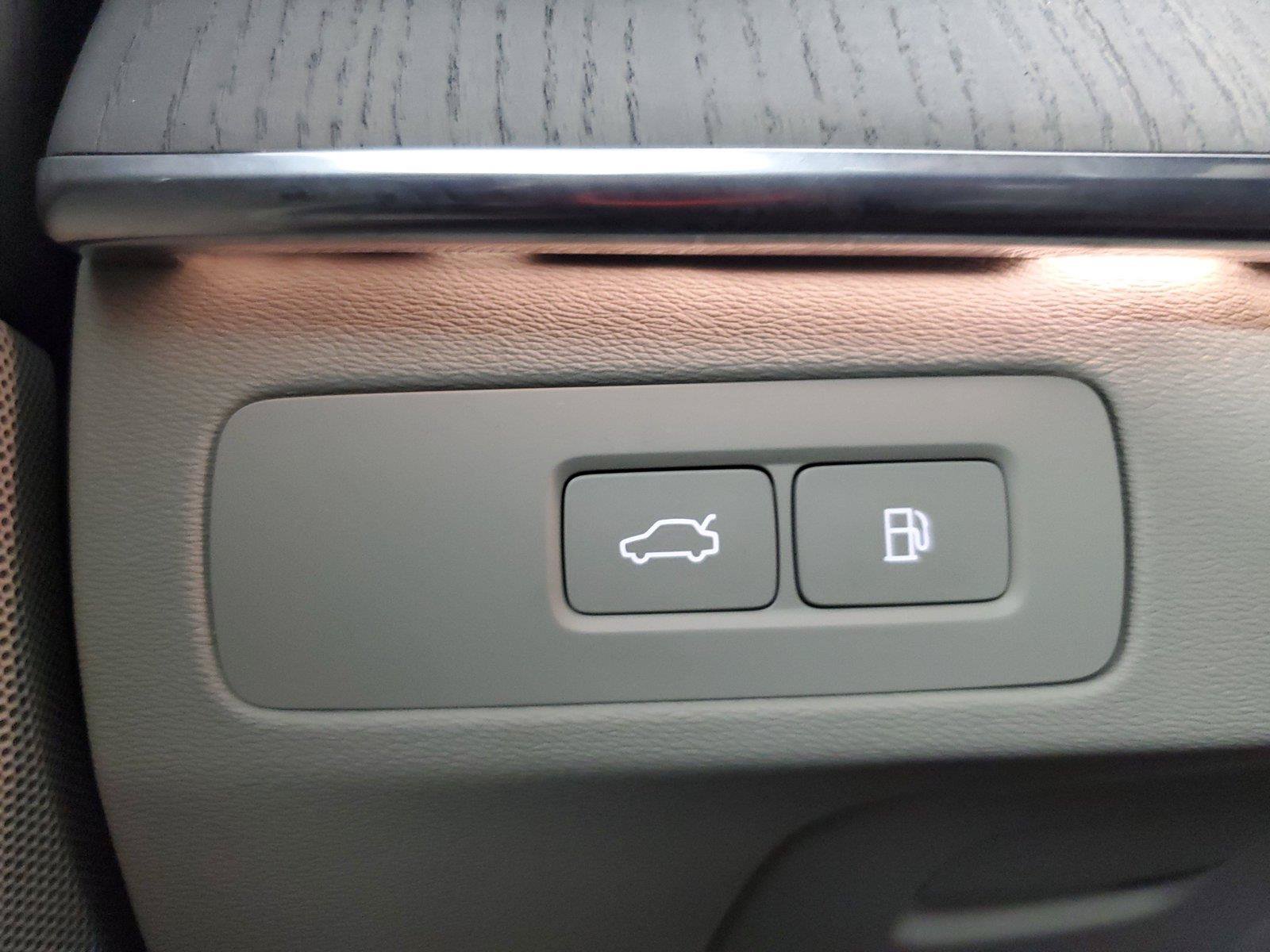 Certified 2024 Volvo XC90 T8 Plus w/ Protection Package AWD/4WD image 36
