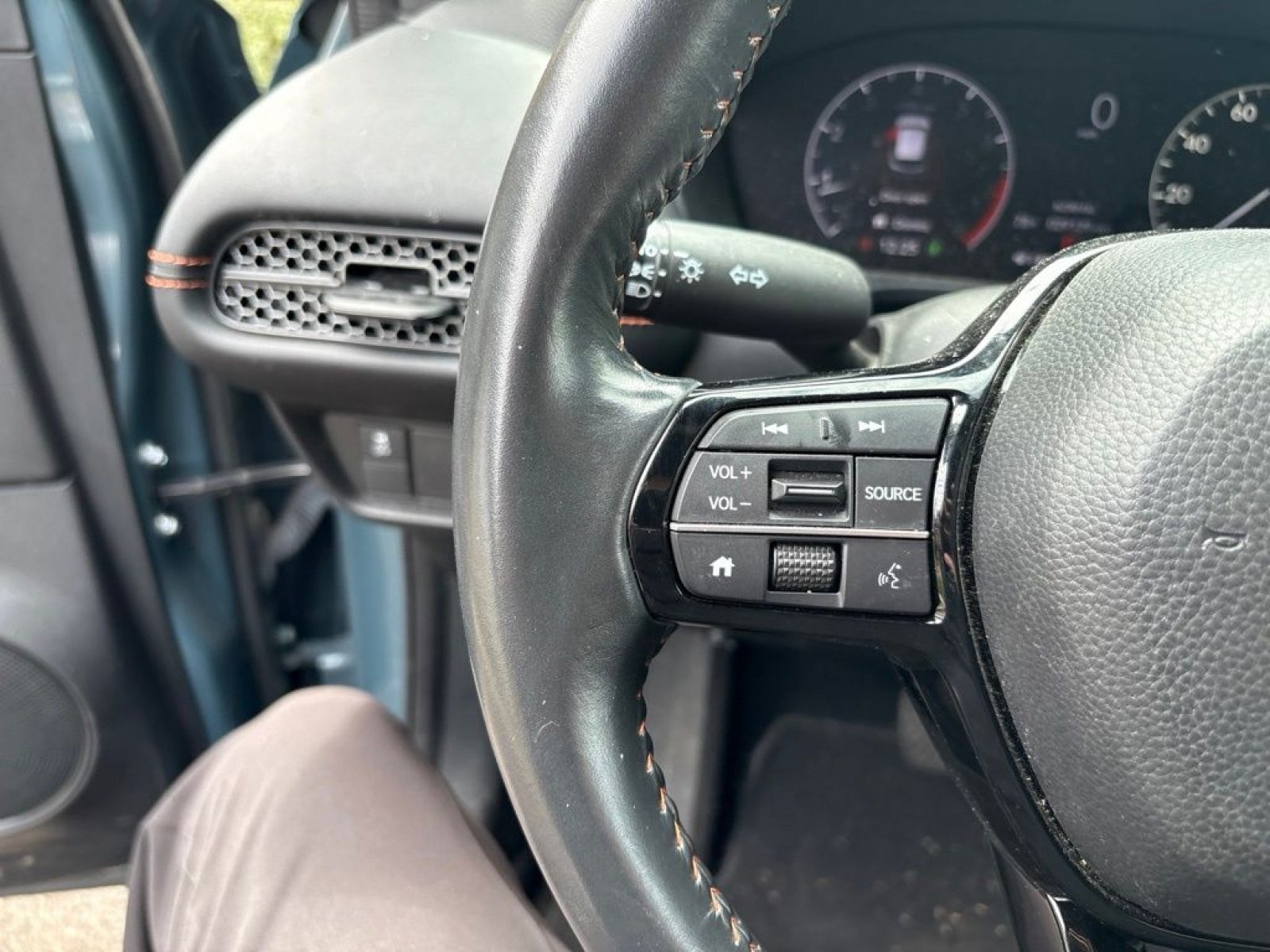 Used 2024 Honda HR-V Sport image 16