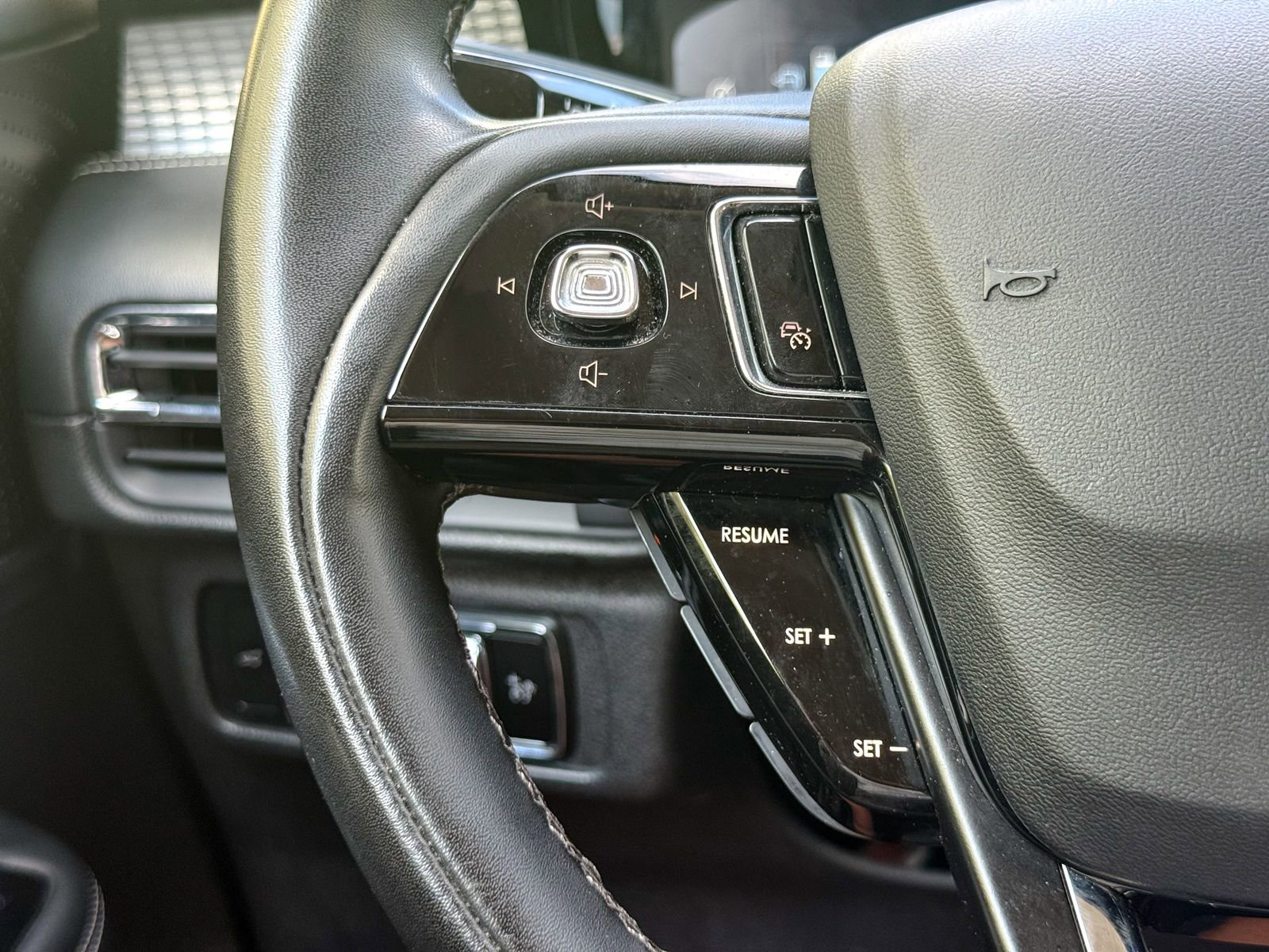 Used 2023 Lincoln Corsair AWD w/ Equipment Group 101A image 36
