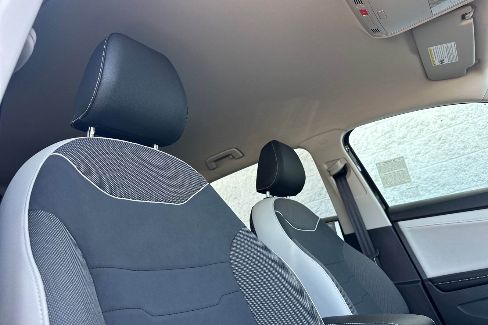 New 2026 Volkswagen Taos SE FWD image 15