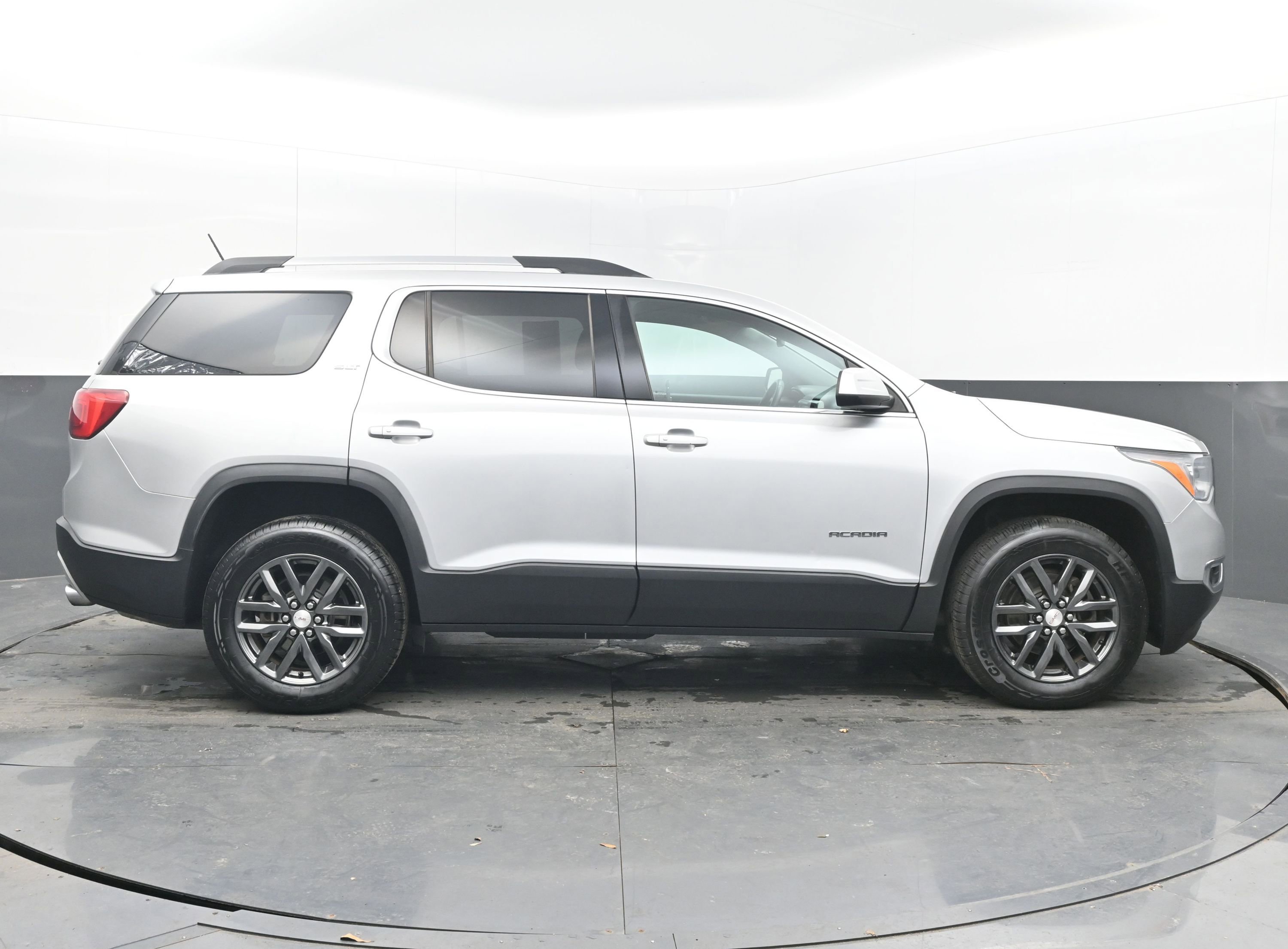 Used 2019 GMC Acadia SLT image 8