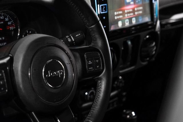 Used 2017 Jeep Wrangler Rubicon AWD/4WD image 48