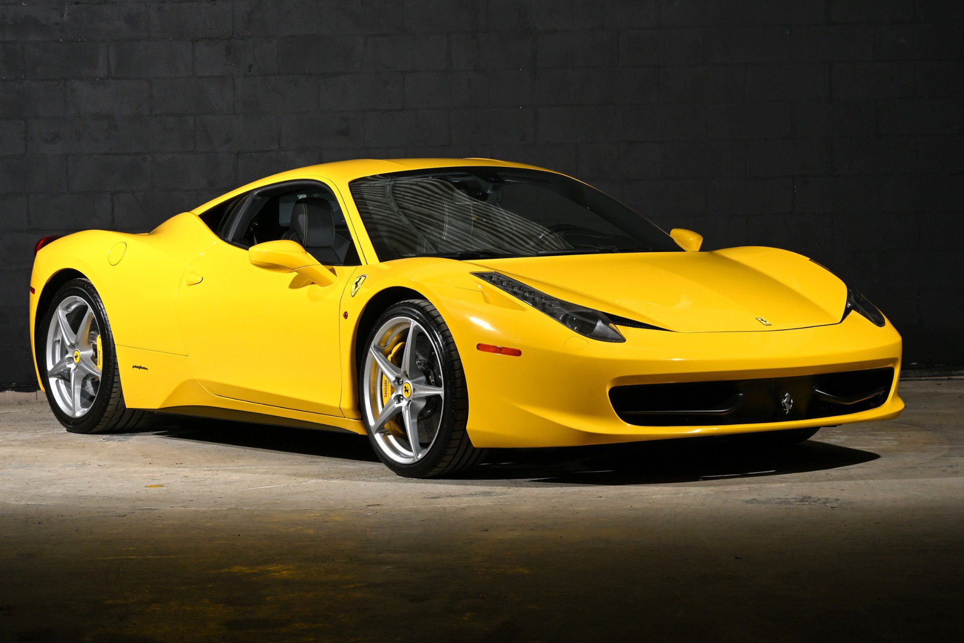 Used 2011 Ferrari 458 Italia Coupe RWD image 7