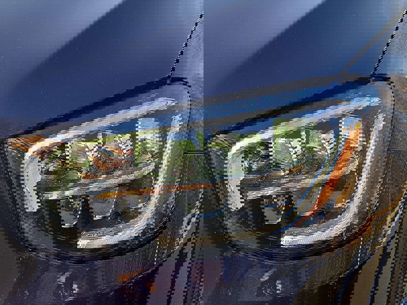 Used 2022 Mercedes-Benz GLC 300 4MATIC image 9